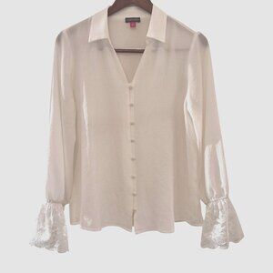 Vince Camuto‎ Textured White Blouse With Lace Cuffs & Button-Up Closure Sz L